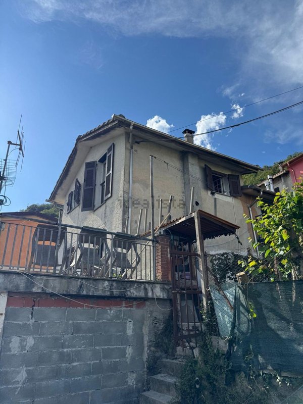 casa indipendente in vendita a Lumarzo