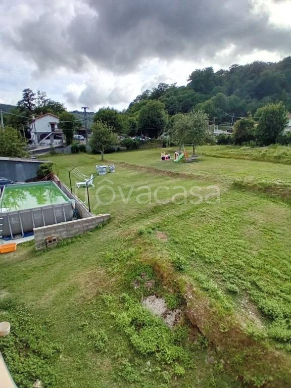 casa indipendente in vendita a Lumarzo in zona Piane