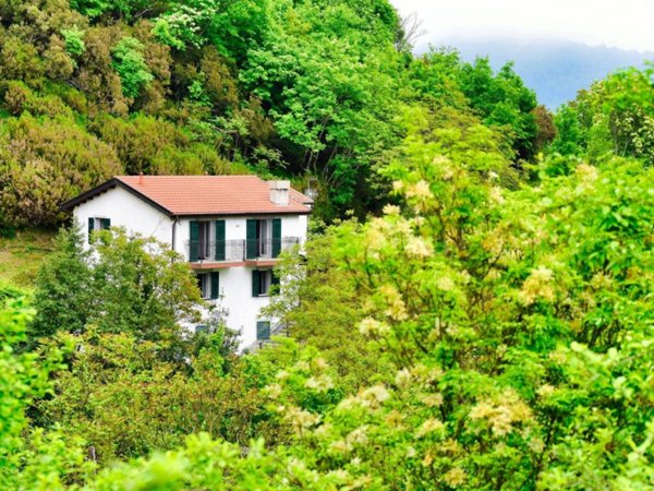 casa indipendente in vendita a Lumarzo in zona Tasso