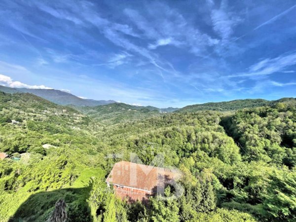 appartamento in vendita a Lumarzo in zona Pannesi
