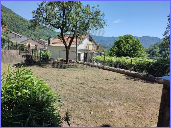 appartamento in vendita a Lumarzo in zona Craviasco