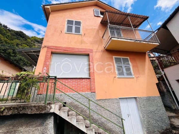 casa indipendente in vendita a Lumarzo in zona Craviasco
