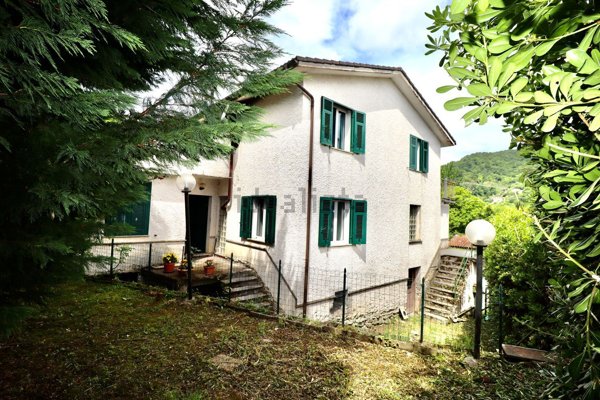 casa indipendente in vendita a Lumarzo in zona Lagomarsino