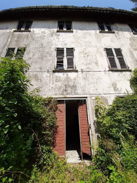 casa indipendente in vendita a Masone