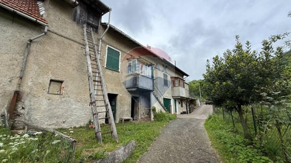 casa indipendente in vendita a Masone