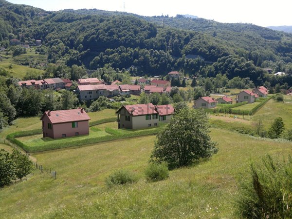 esavano in vendita a Masone in zona San Pietro