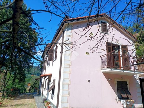 appartamento in vendita a Mele in zona Biscaccia