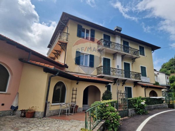 intera palazzina in vendita a Mele in zona Fado