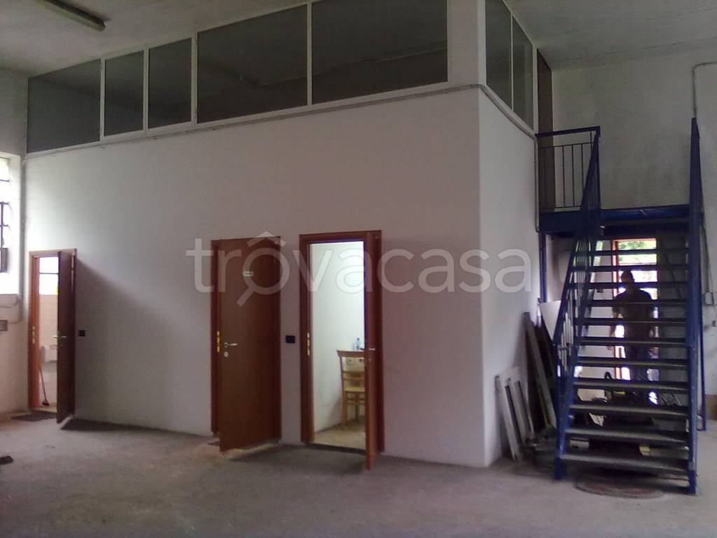 locale commerciale in vendita a Mele in zona Biscaccia
