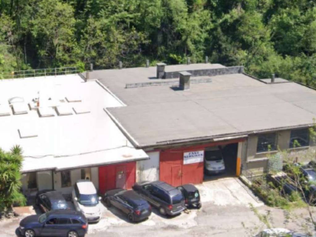 locale commerciale in vendita a Mele