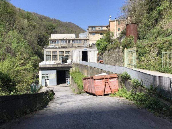 locale commerciale in vendita a Mele