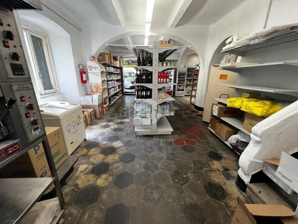 locale commerciale in vendita a Mele in zona Acquasanta