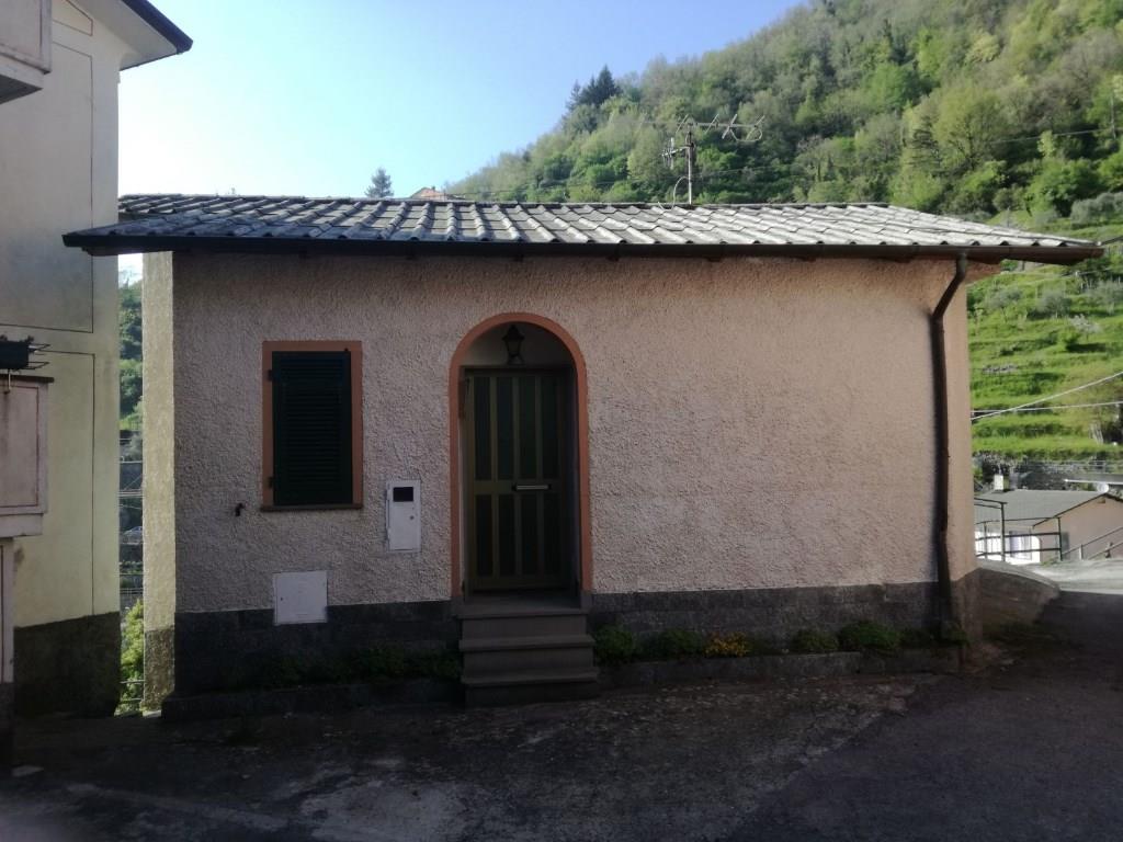 casa indipendente in vendita a Mezzanego in zona San Siro Foce
