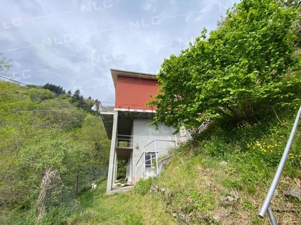 casa indipendente in vendita a Mezzanego in zona San Siro Foce
