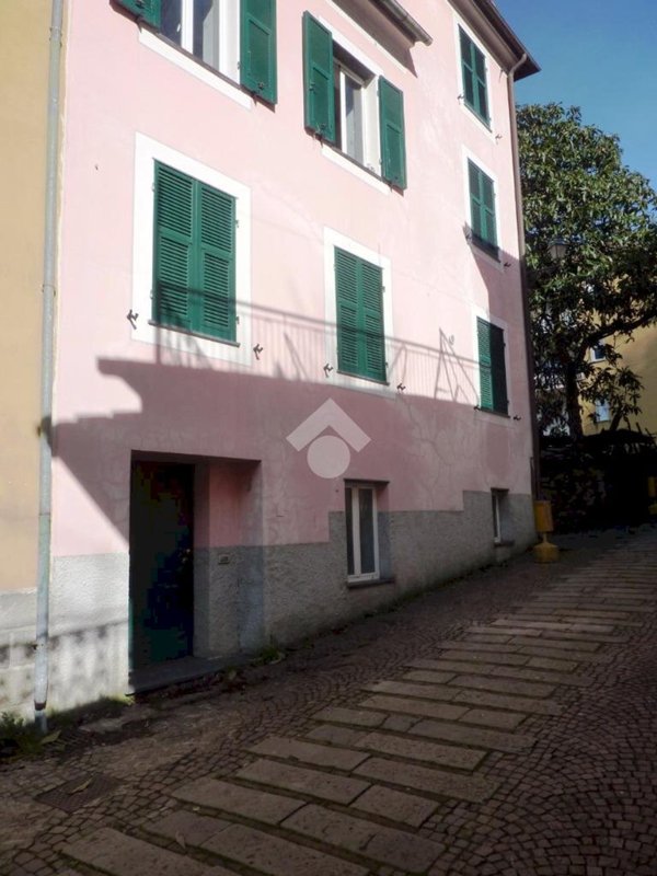 appartamento in vendita a Mezzanego