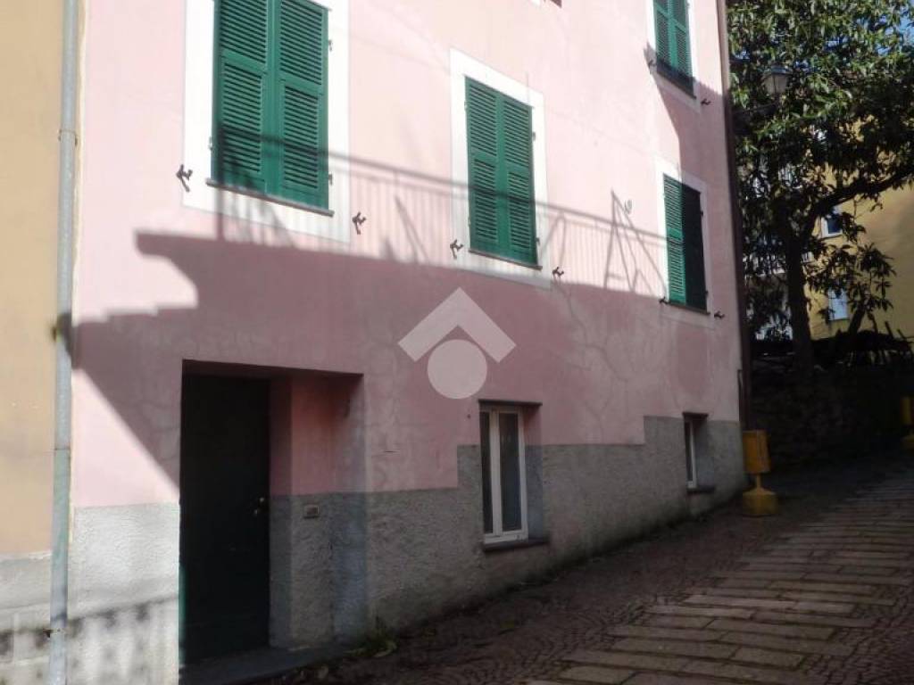 appartamento in vendita a Mezzanego