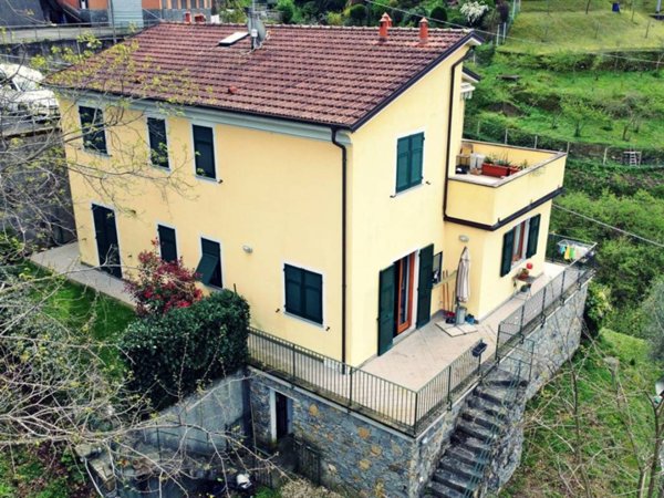 appartamento in vendita a Mezzanego