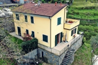 appartamento in vendita a Mezzanego