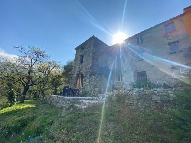casa indipendente in vendita a Mezzanego