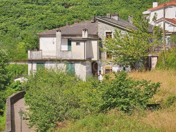 appartamento in vendita a Mezzanego