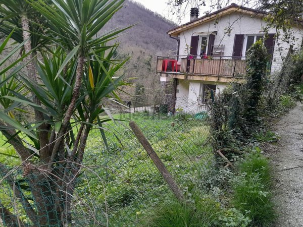 appartamento in vendita a Mezzanego in zona Prati di Mezzanego