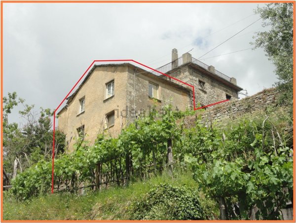 appartamento in vendita a Mezzanego