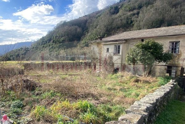 casa indipendente in vendita a Mezzanego