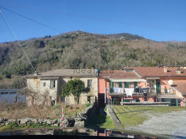 appartamento in vendita a Mezzanego