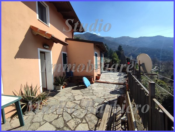 casa indipendente in vendita a Mezzanego in zona San Siro Foce