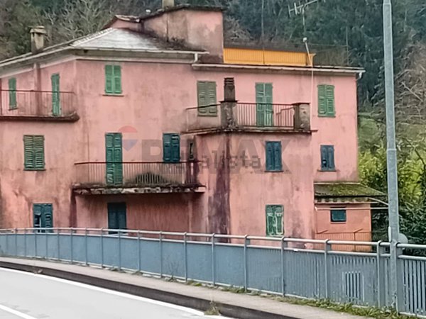 casale in vendita a Mezzanego in zona Prati di Mezzanego