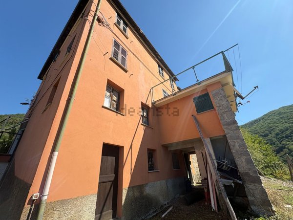 appartamento in vendita a Mezzanego in zona Vignolo