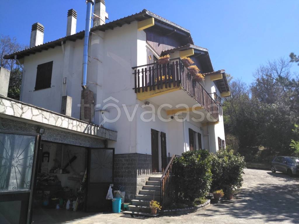 casa indipendente in vendita a Mignanego