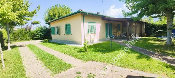 casa indipendente in vendita a Mignanego in zona Vittoria