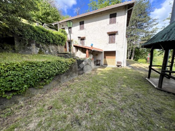 casa indipendente in vendita a Mignanego in zona Paveto