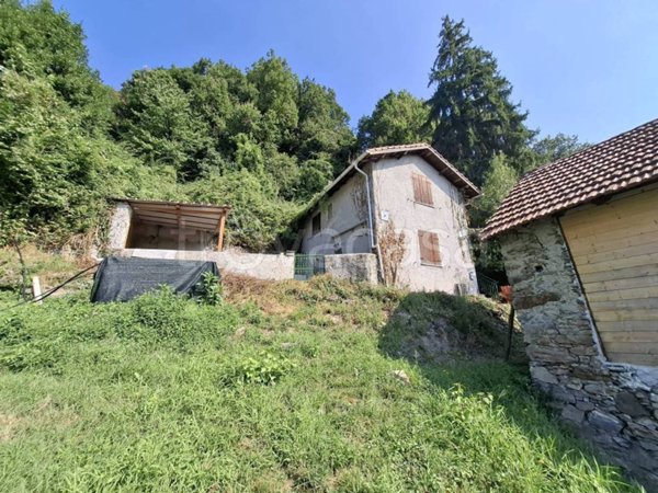 casa indipendente in vendita a Mignanego in zona Paveto