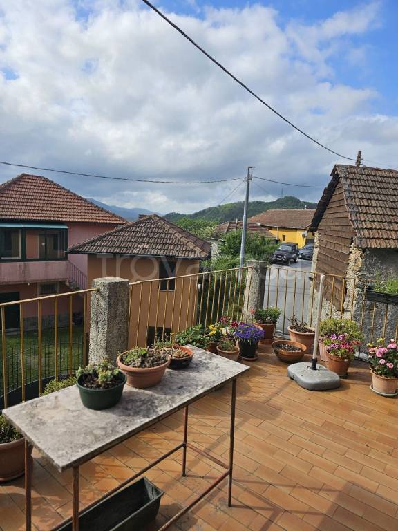 appartamento in vendita a Mignanego in zona Paveto