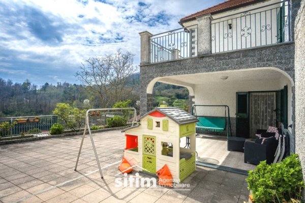 casa indipendente in vendita a Mignanego