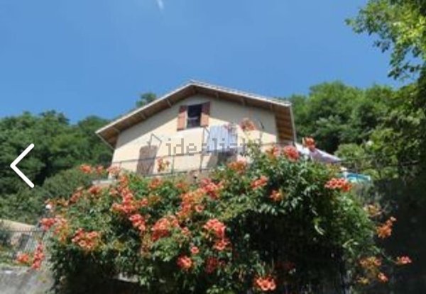 casa indipendente in vendita a Mignanego in zona Paveto