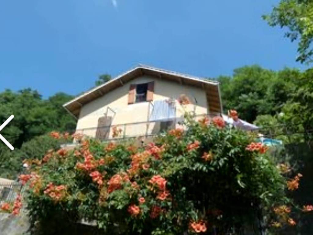 casa indipendente in vendita a Mignanego in zona Paveto