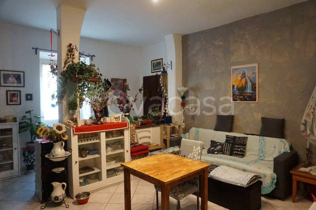 appartamento in vendita a Mignanego in zona Ponterosso