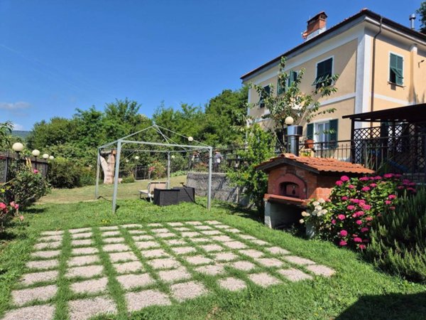casa indipendente in vendita a Mignanego in zona Giovi