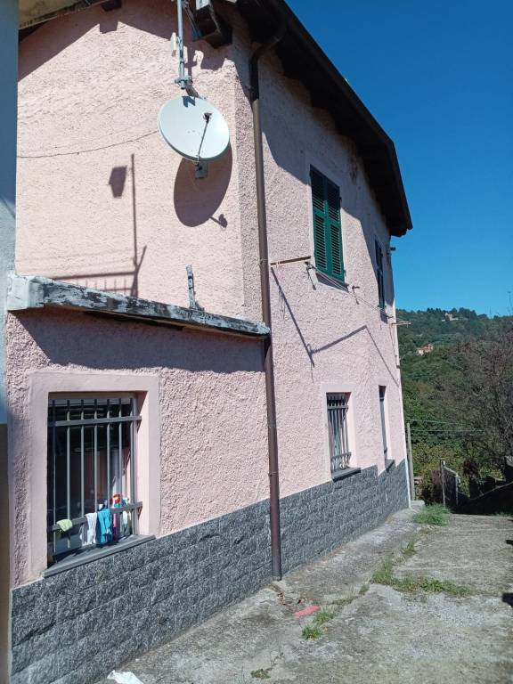 casa indipendente in vendita a Mignanego