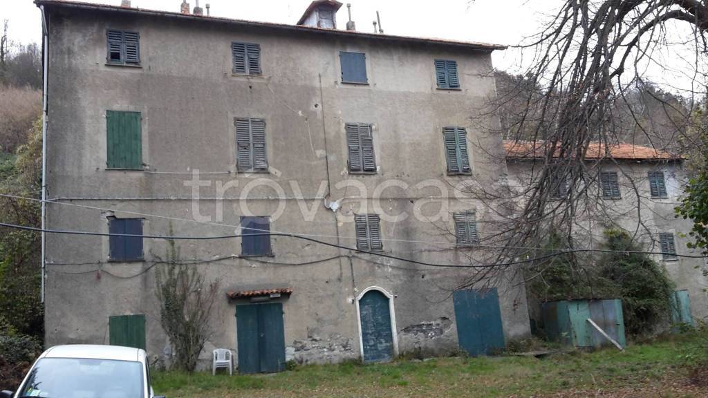 casa indipendente in vendita a Mignanego