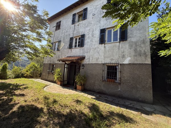 casa indipendente in vendita a Mignanego