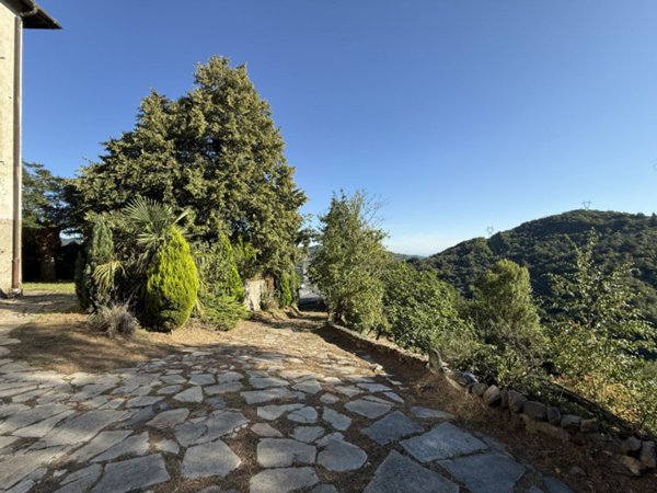 casa indipendente in vendita a Mignanego