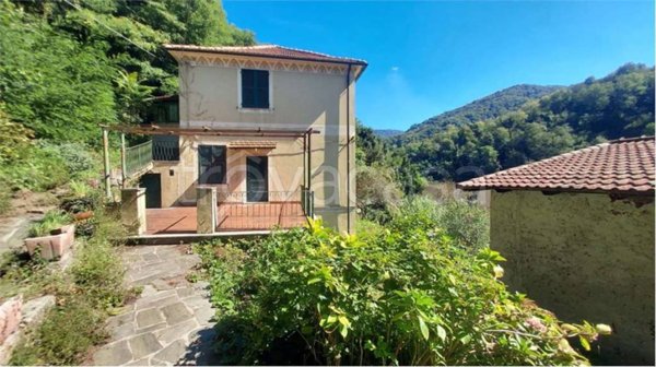 casa indipendente in vendita a Mignanego