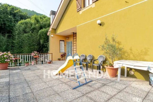 casa indipendente in vendita a Mignanego