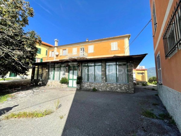 negozio in vendita a Mignanego in zona Fumeri