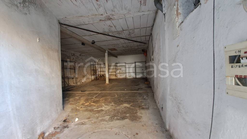 locale commerciale in vendita a Mignanego