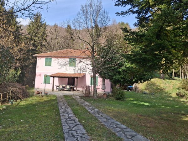 casa indipendente in vendita a Mignanego